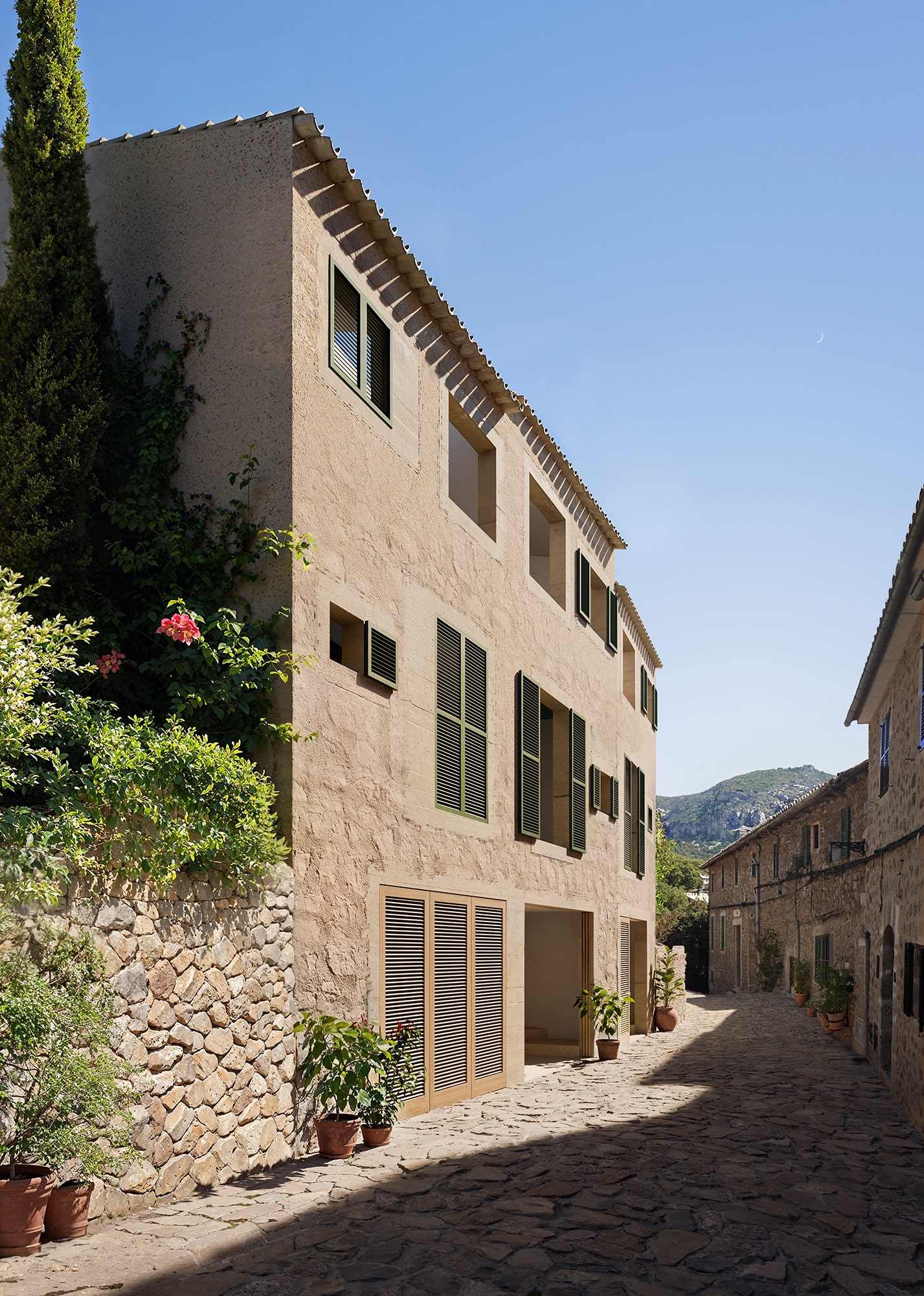 VALL – Three row housing triplex units in Valldemossa–  Studio PERF